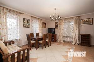 Коттедж 240м², 2-этажный, участок 7 сот.