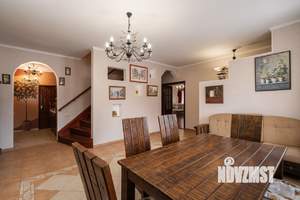 Коттедж 240м², 2-этажный, участок 7 сот.