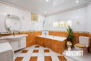 Коттедж 240м², 2-этажный, участок 7 сот.