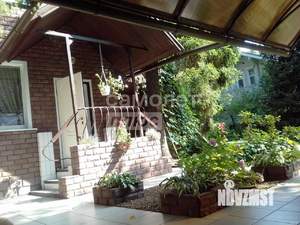 Дом 240м², 3-этажный, участок 10 сот.