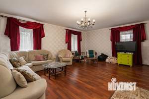 Коттедж 240м², 2-этажный, участок 7 сот.  