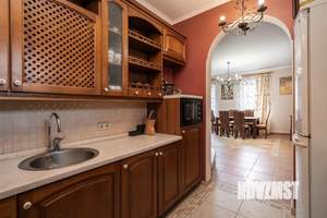 Коттедж 240м², 2-этажный, участок 7 сот.  