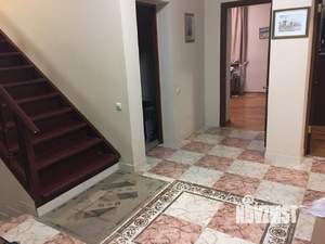 Дом 373м&sup2;, 3-этажный, участок 7 сот.  