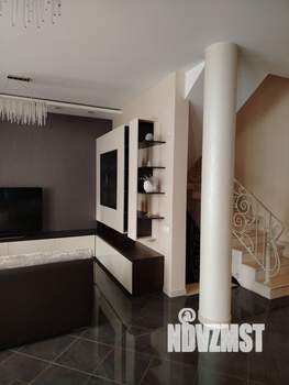 Таунхаус 280м², 2-этажный, участок 3 сот.  