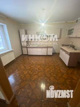 Дом 325м², 2-этажный, участок 18 сот.  
