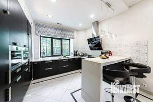 Коттедж 450м², 3-этажный, участок 26 сот.  