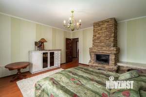 Коттедж 240м², 2-этажный, участок 7 сот.  