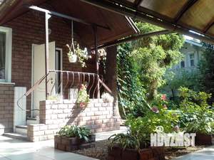 Дом 240м², 3-этажный, участок 10 сот.  