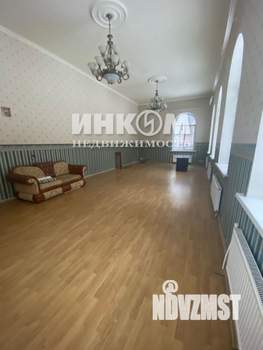 Дом 325м², 2-этажный, участок 18 сот.  