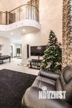 Коттедж 450м², 3-этажный, участок 26 сот.  