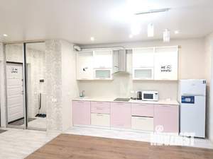 Студия квартира, посуточно, 35м2, 1/4 этаж