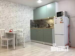 Студия квартира, посуточно, 35м2, 1/9 этаж