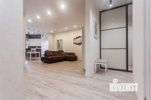 4-к квартира, вторичка, 135м2, 1/9 этаж