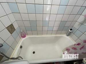 2-к квартира, вторичка, 42м2, 1/9 этаж