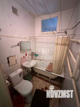 2-к квартира, вторичка, 42м2, 1/4 этаж