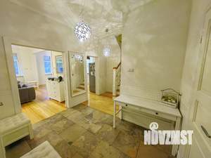 5-к квартира, вторичка, 156м2, 2/4 этаж