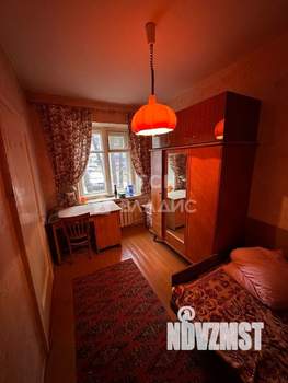 2-к квартира, вторичка, 42м2, 1/4 этаж