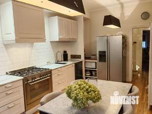 5-к квартира, вторичка, 156м2, 2/4 этаж