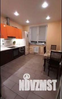 2-к квартира, вторичка, 70м2, 1/4 этаж