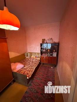 2-к квартира, вторичка, 42м2, 1/4 этаж