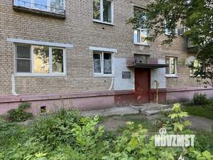 2-к квартира, вторичка, 42м2, 1/5 этаж