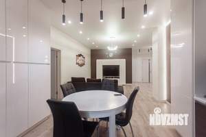 4-к квартира, вторичка, 135м2, 1/9 этаж