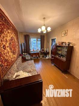 2-к квартира, вторичка, 42м2, 1/4 этаж