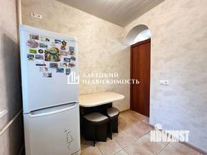 2-к квартира, вторичка, 42м2, 1/5 этаж