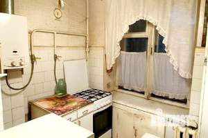 2-к квартира, вторичка, 42м2, 1/4 этаж