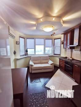 2-к квартира, вторичка, 63м2, 9/17 этаж
